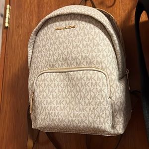 Michael kors!! Backpack!!! Lightweight!! Easy to carry